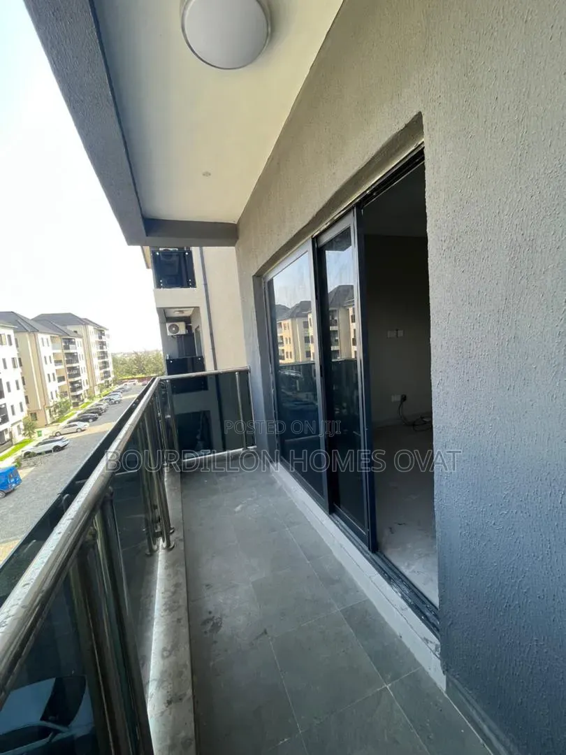 2bdrm Apartment in Lekki Phase 1 for rent