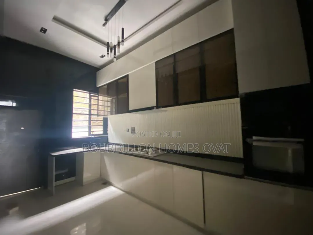 4bdrm Duplex in Ikate Lekki Lagos for rent