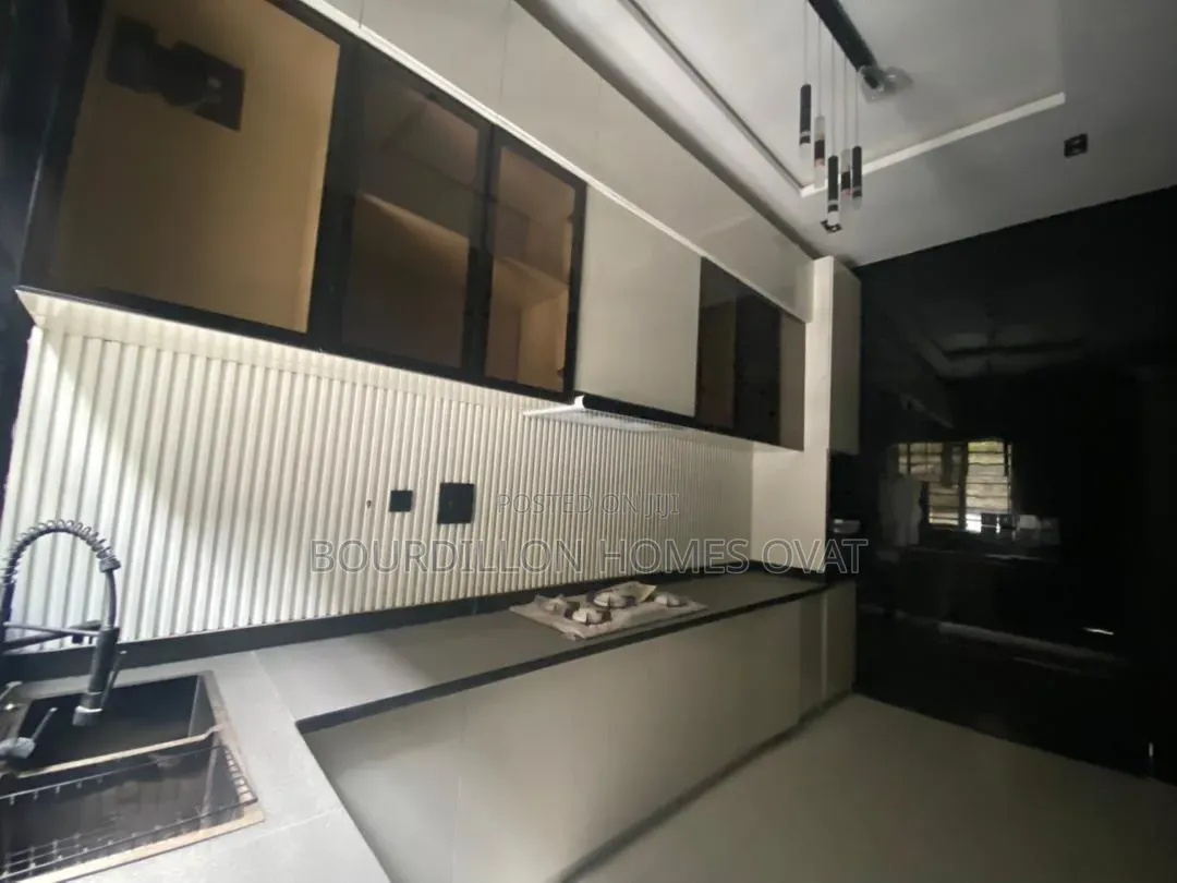 4bdrm Duplex in Ikate Lekki Lagos for rent