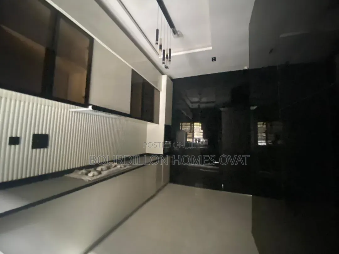 4bdrm Duplex in Ikate Lekki Lagos for rent
