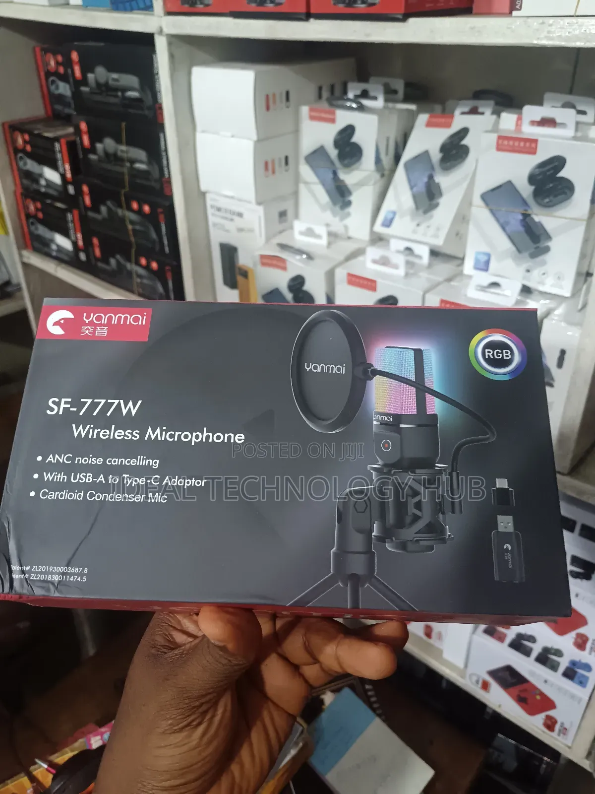 Yanmai Sf-777w 2.4g Wireless Gaming Desktop Microphone With RGB Light.
