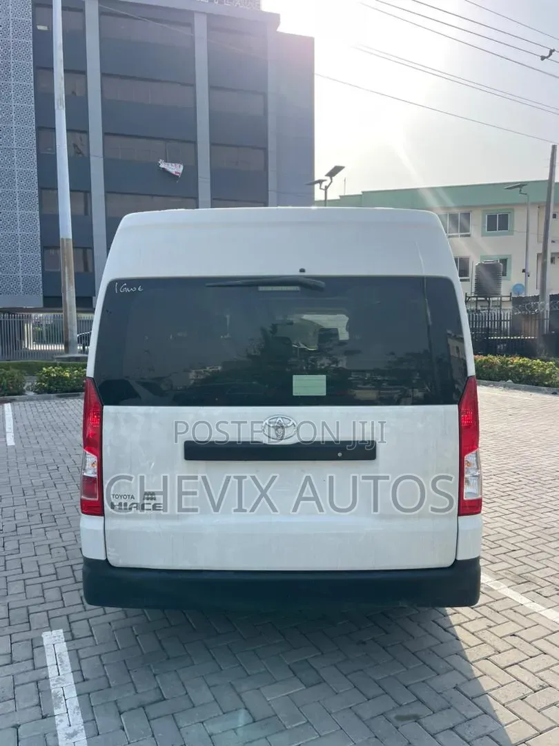 Toyota Grand HiAce 2020 White