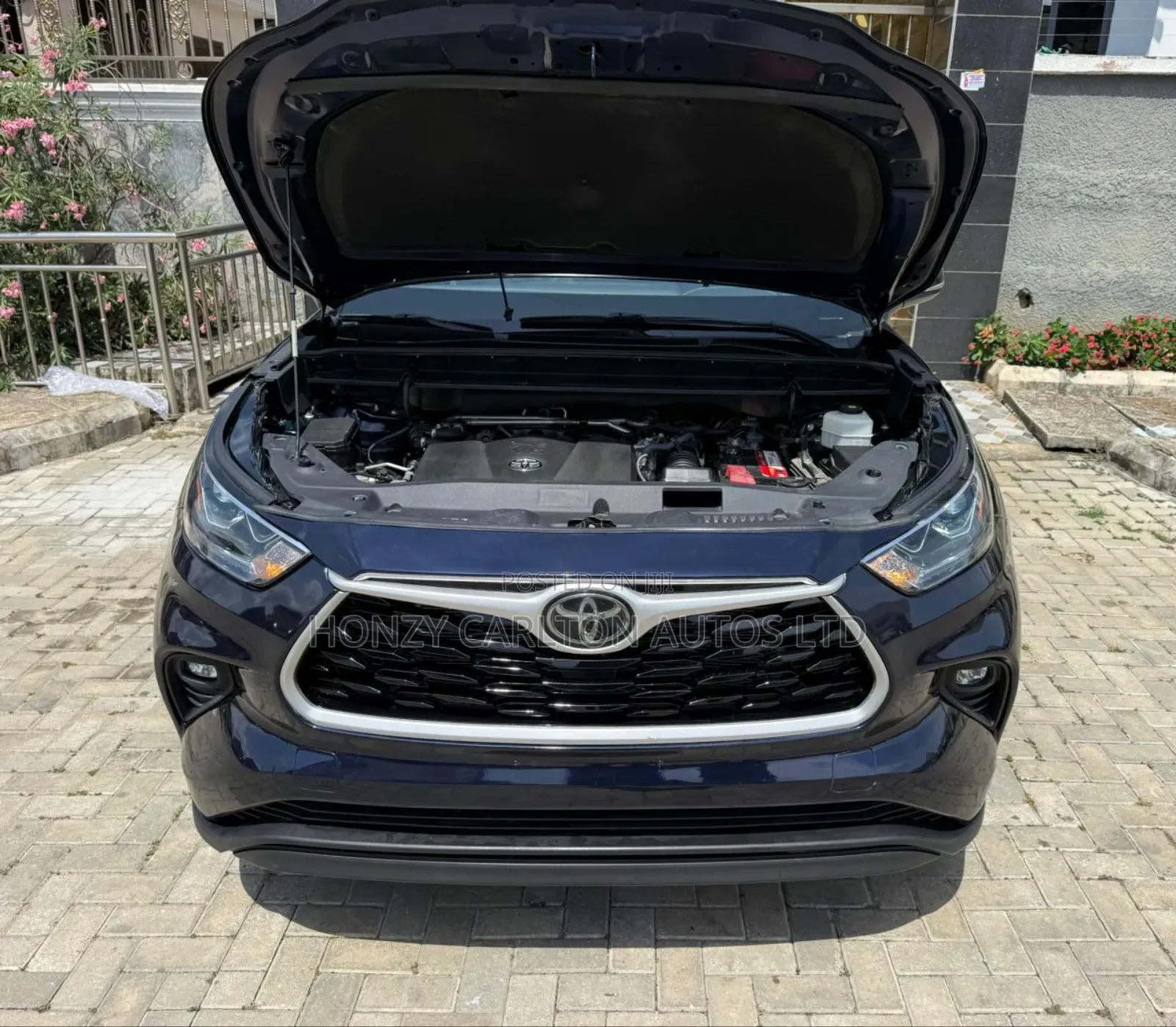 Toyota Highlander XLE AWD 2020 Blue