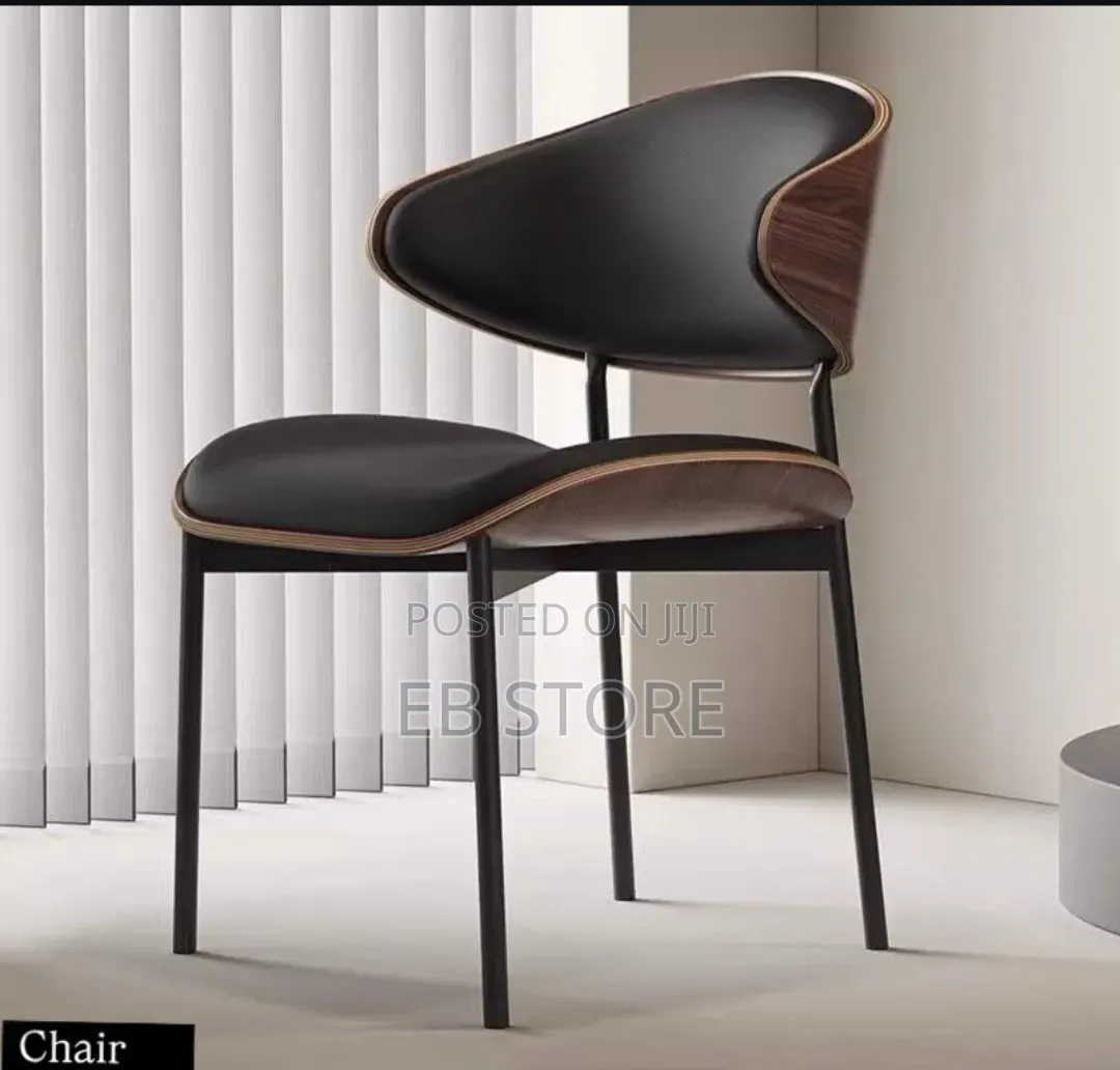 Handcrafted Accent Chairs – Elegant Durable
