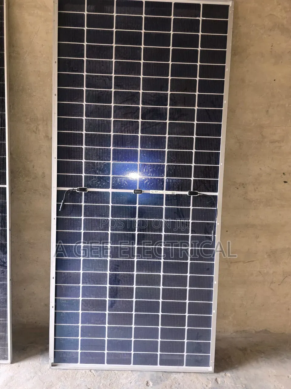 715w Jinko Solar Panel