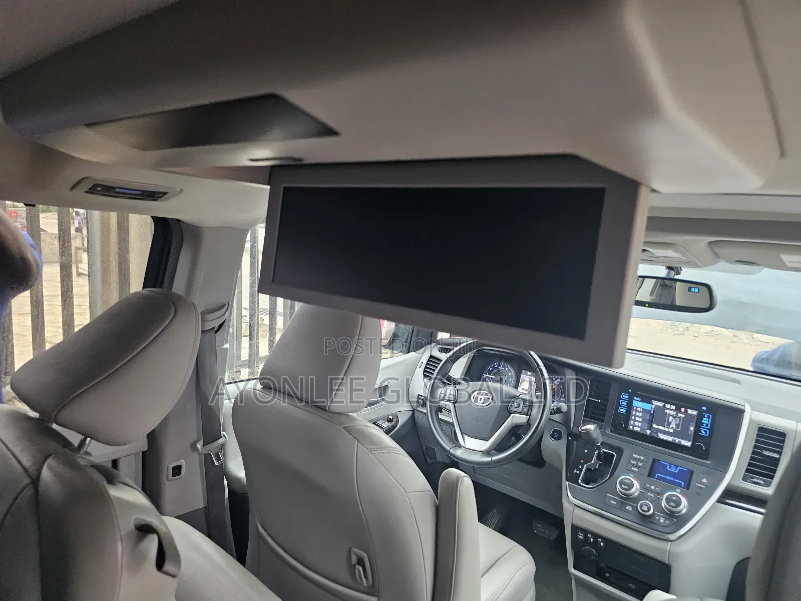 Toyota Sienna XLE Premium 8 Passenger (3.5L 6cyl 8A) 2017 Black