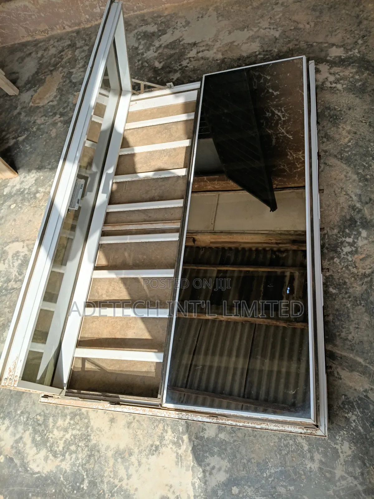 Top-Notch Aluminium Frameless Transom Window