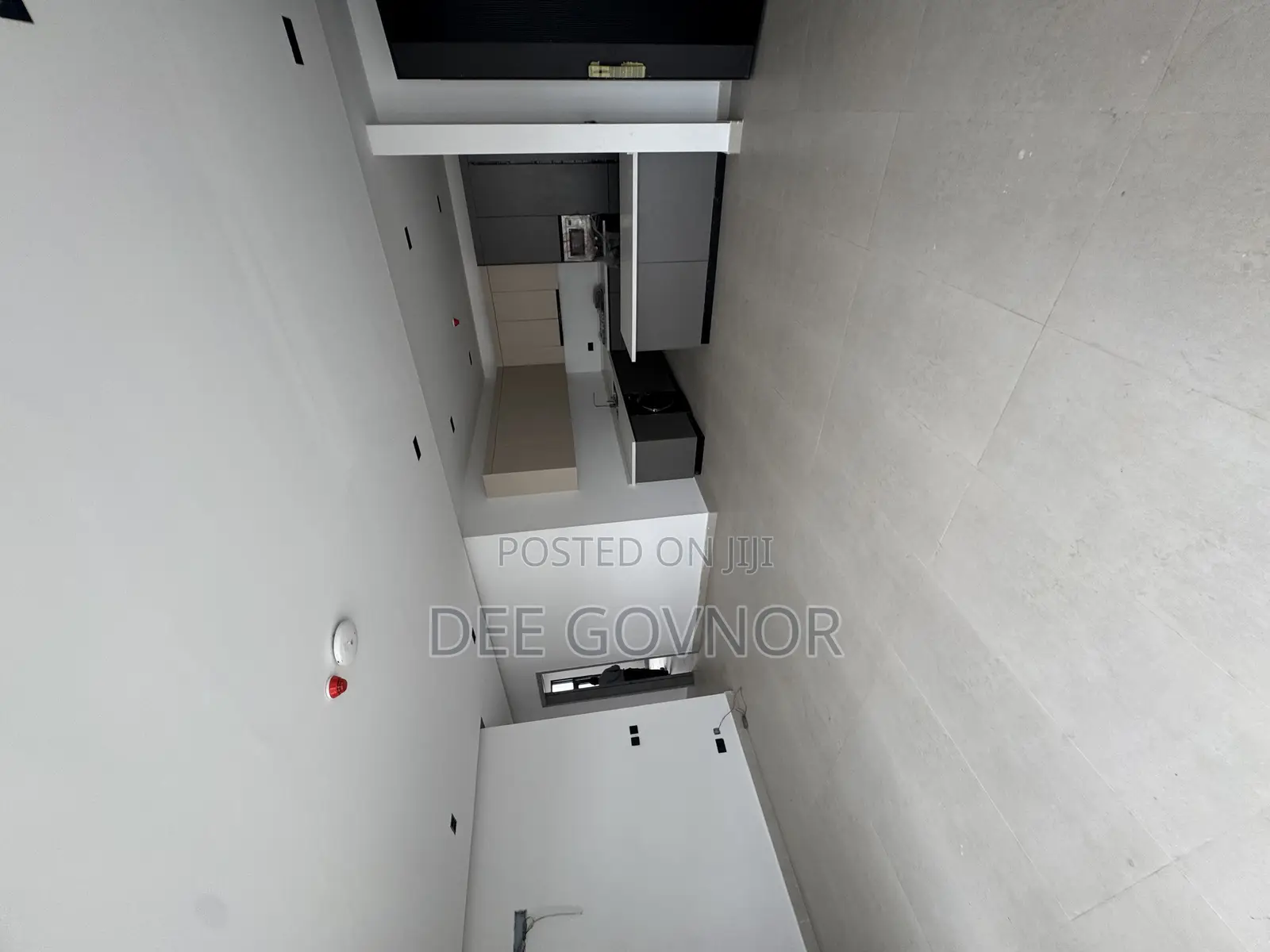 3bdrm Apartment in Lekki Phase 1 for sale