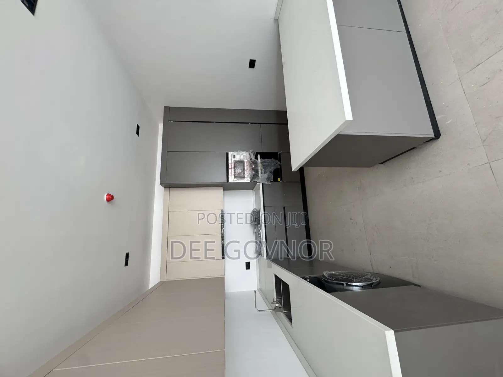 3bdrm Apartment in Lekki Phase 1 for sale