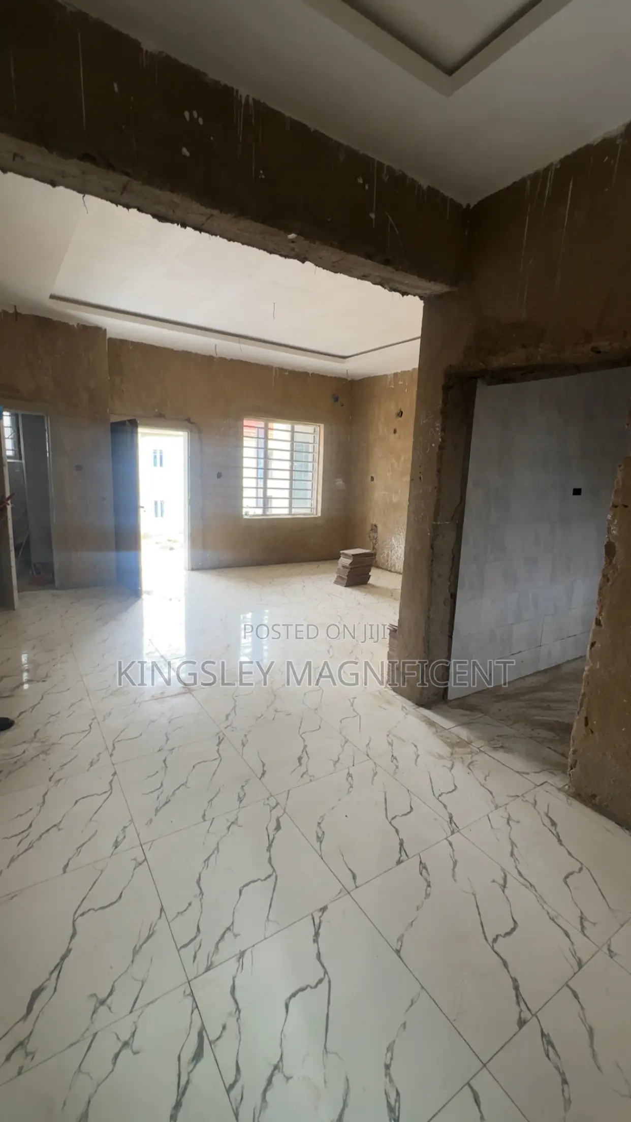 3bdrm Block of Flats in Kyami Airport Road, Lugbe District for sale