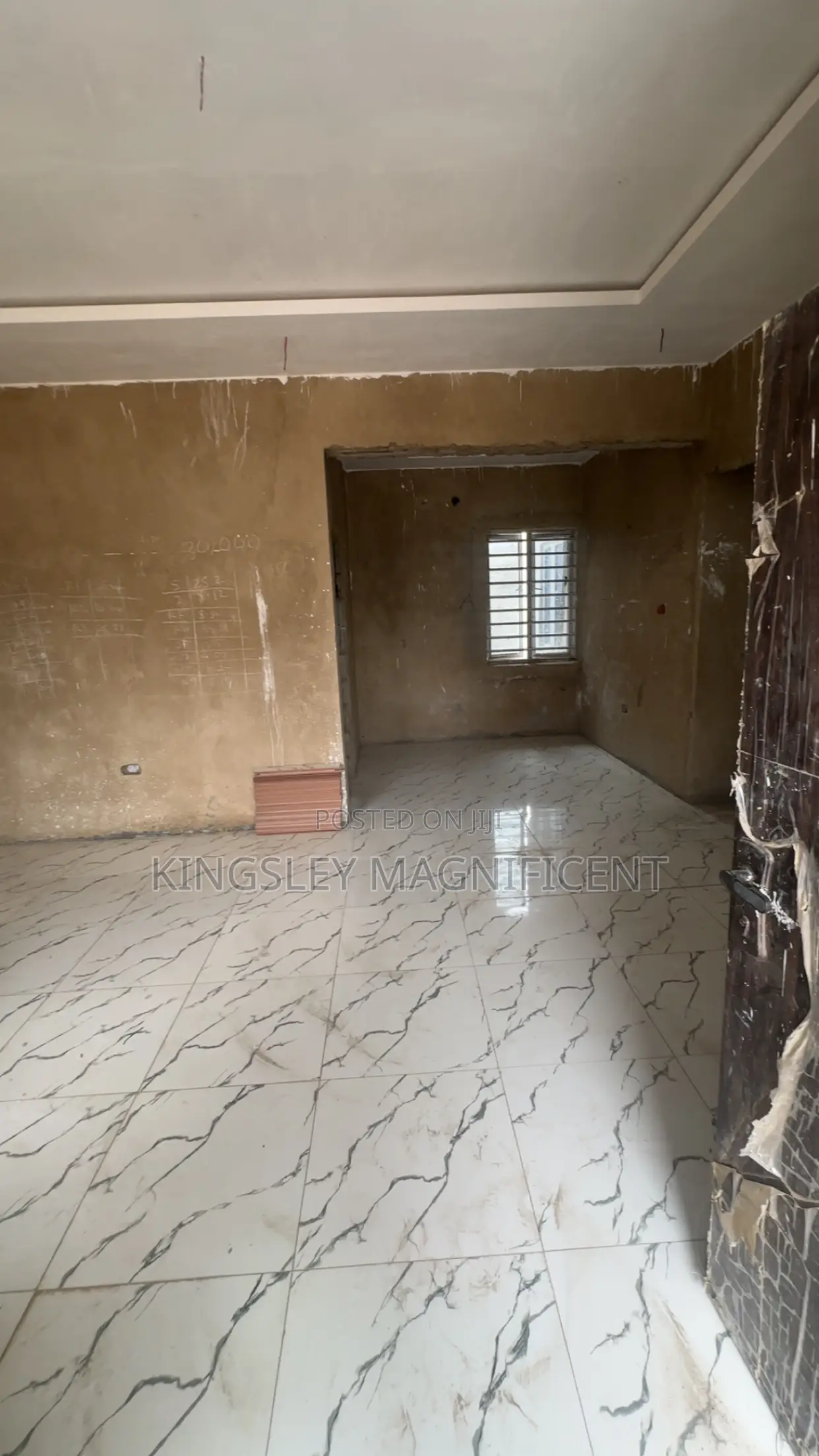 3bdrm Block of Flats in Kyami Airport Road, Lugbe District for sale