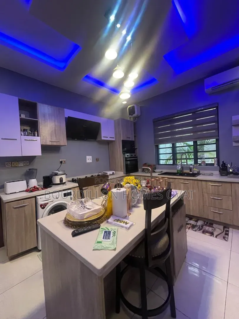 Furnished 5bdrm Duplex in Megamound Estate for rent