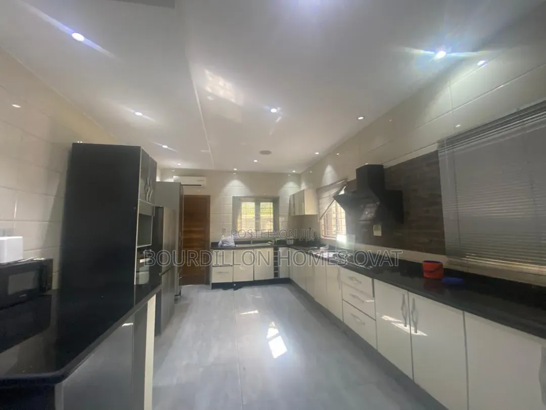 Furnished 5bdrm Duplex in Megamound Estate for rent
