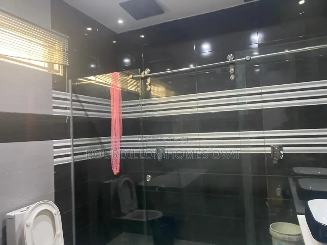 Furnished 5bdrm Duplex in Megamound Estate for rent