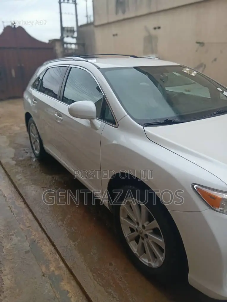 Toyota Venza 2010 White