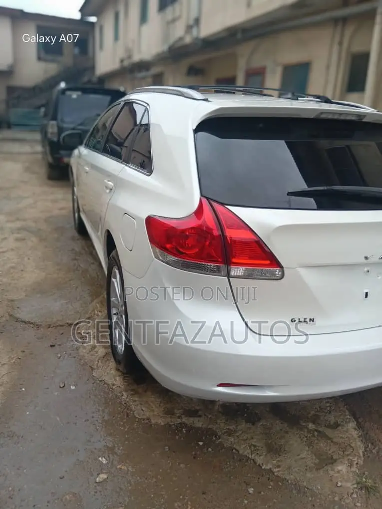 Toyota Venza 2010 White