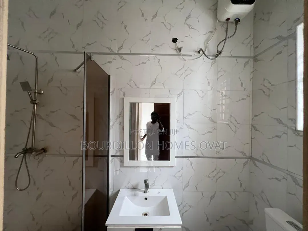 3bdrm Duplex in Ikota Villa Estate, for sale