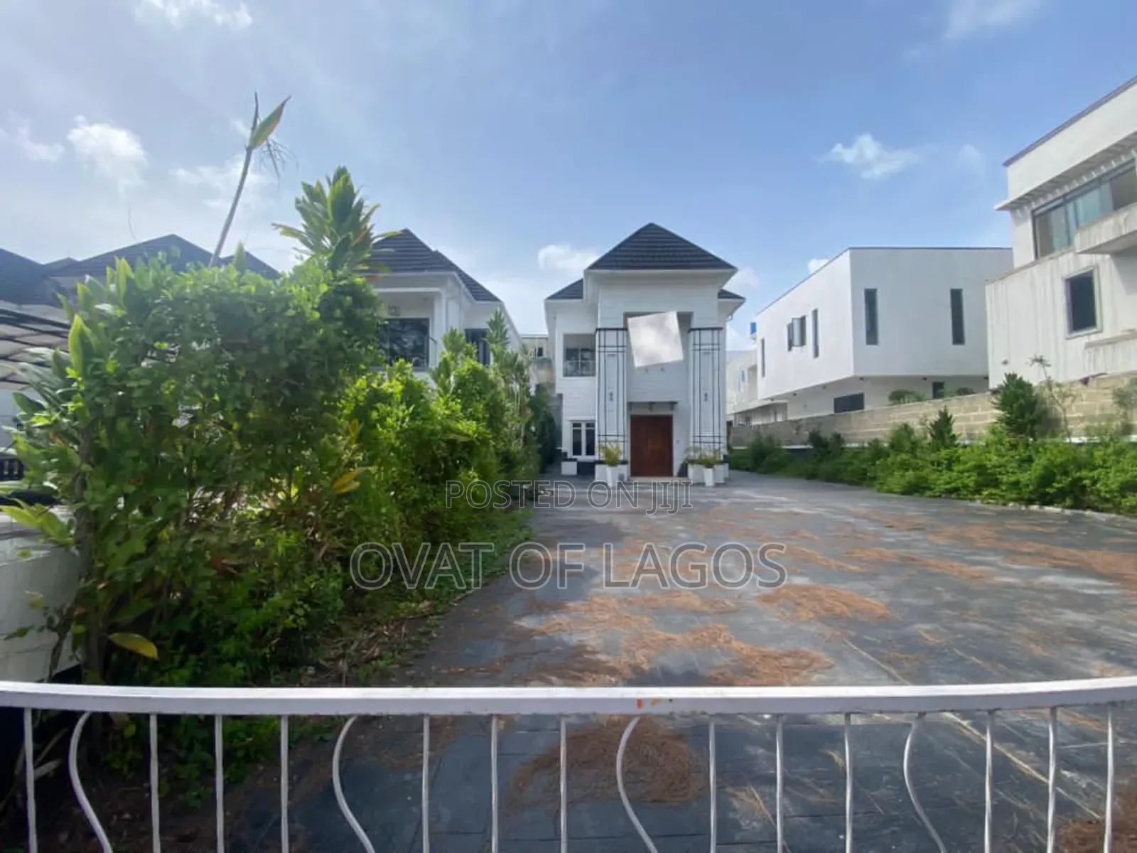 4bdrm Duplex in Megamound, Ikota for rent