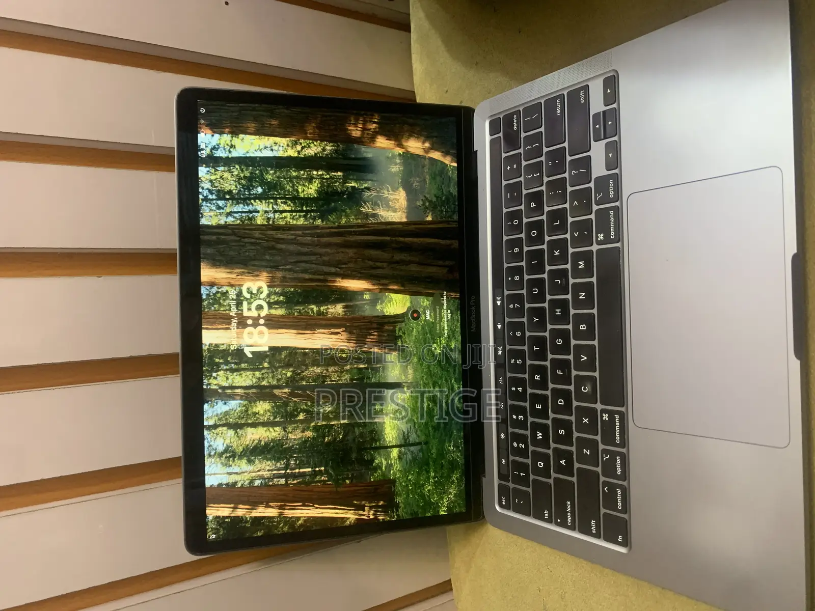 Laptop Apple MacBook Pro 2020 32GB Intel Core i7 SSD 512GB