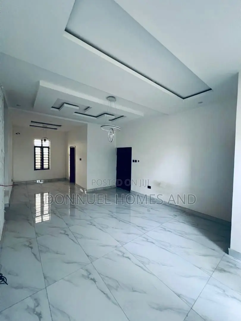 2bdrm Apartment in Off Lekki-Epe Expressway for rent