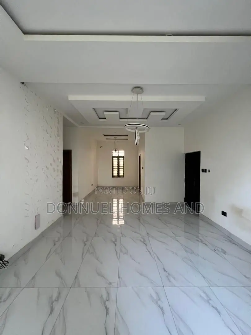 2bdrm Apartment in Off Lekki-Epe Expressway for rent