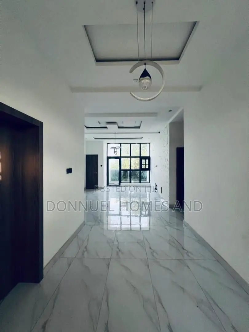 2bdrm Apartment in Off Lekki-Epe Expressway for rent