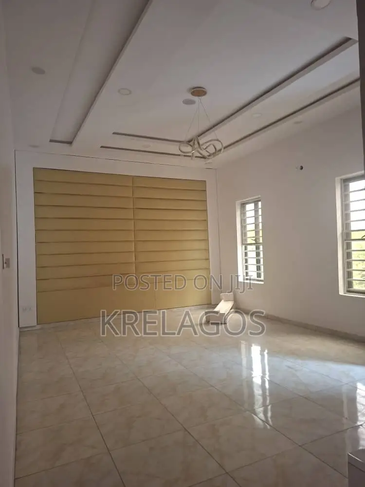 4bdrm Duplex in 2Nd Toll Gate, Chevron for rent