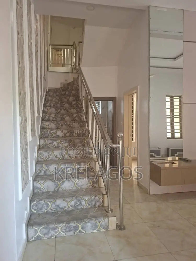 4bdrm Duplex in 2Nd Toll Gate, Chevron for rent