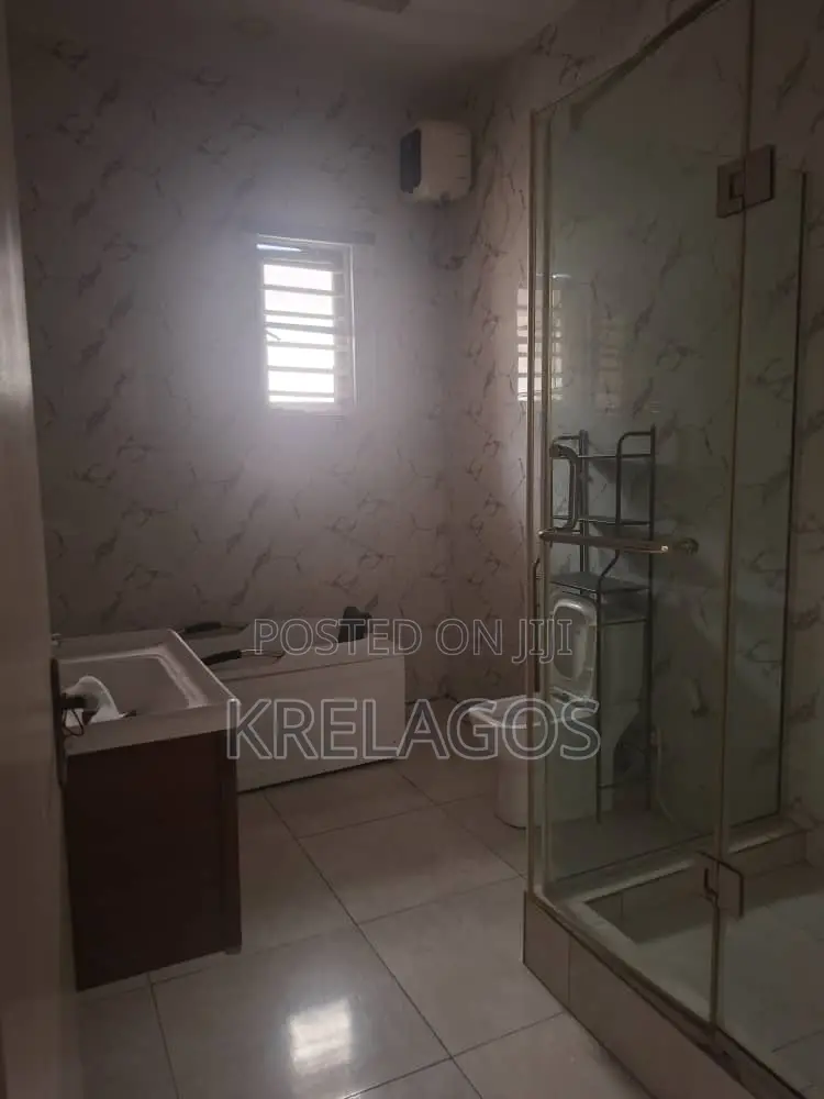 4bdrm Duplex in 2Nd Toll Gate, Chevron for rent