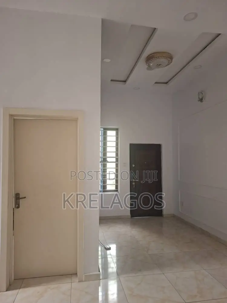 4bdrm Duplex in 2Nd Toll Gate, Chevron for rent