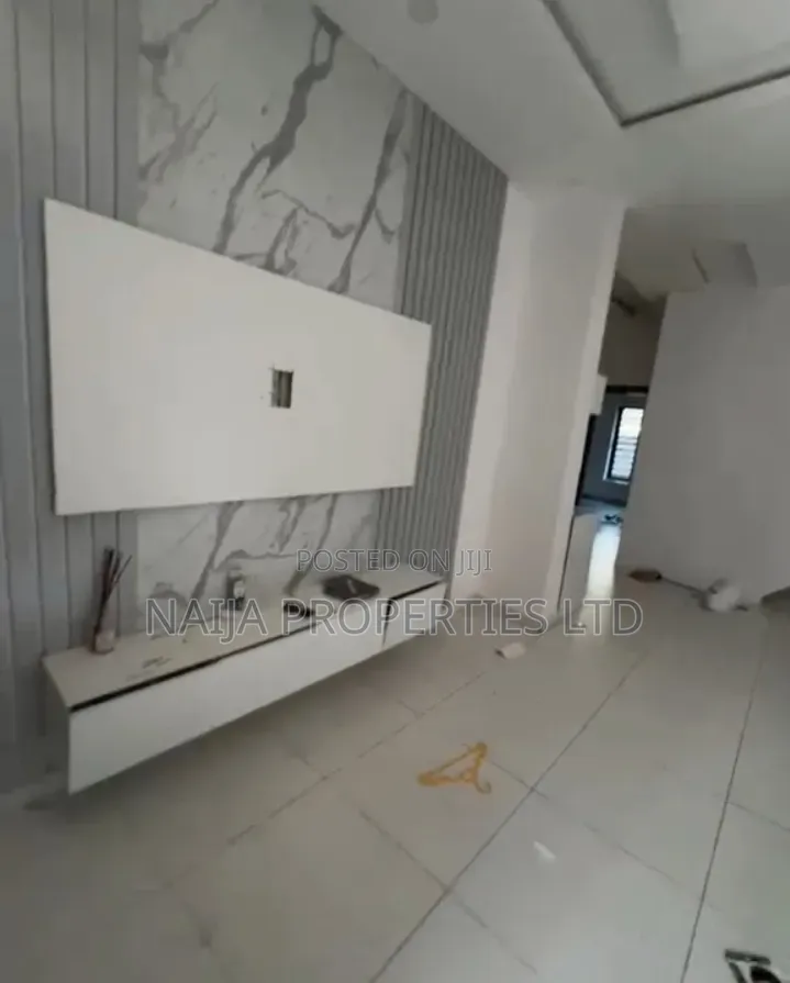 Mini Flat in Agungi for rent