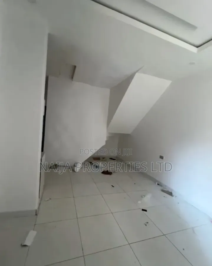 Mini Flat in Agungi for rent