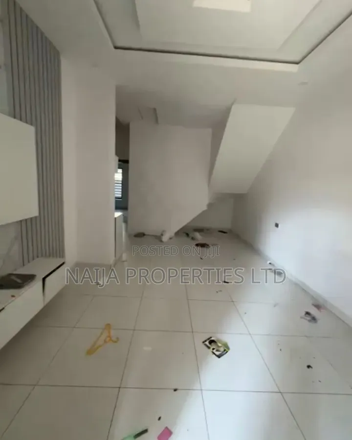Mini Flat in Agungi for rent
