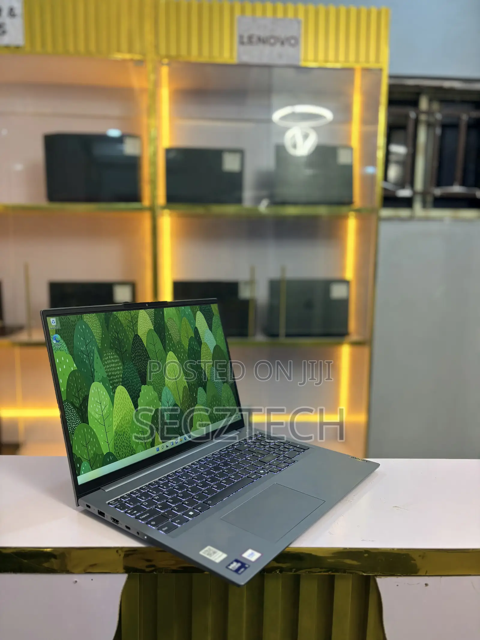 Laptop Lenovo ThinkBook 15 8GB Intel Core Ultra 5 SSD 512GB