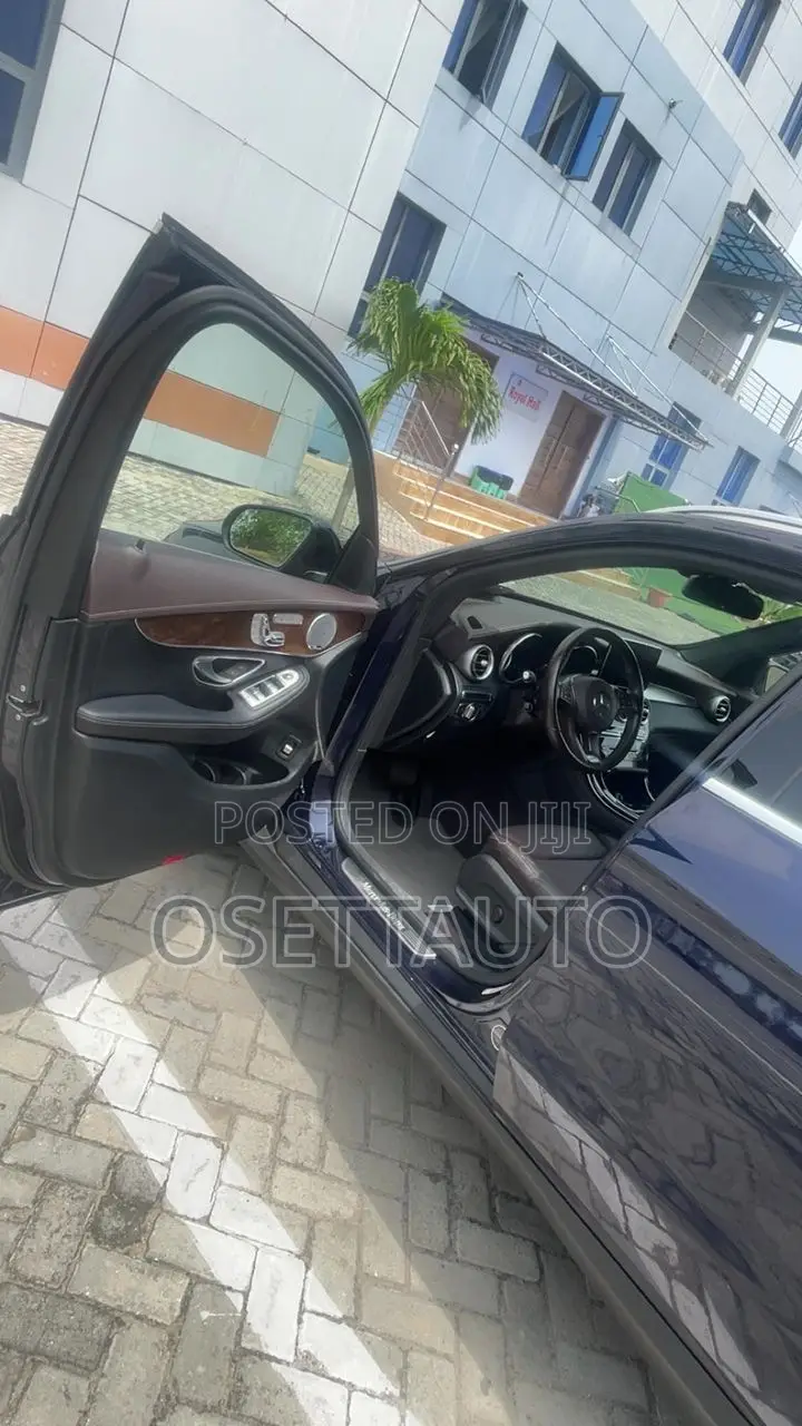 Mercedes-Benz GLC-Class 2017 Blue