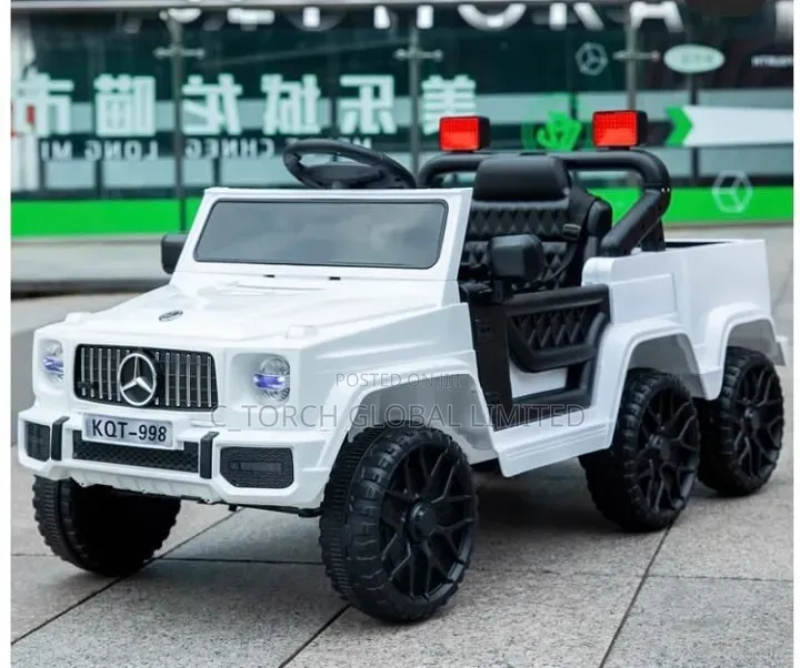White Mercedes-Benz G63 Amg-Inspired Ride-on Car for Children,