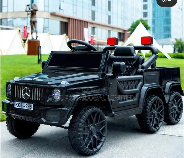 White Mercedes-Benz G63 Amg-Inspired Ride-on Car for Children,