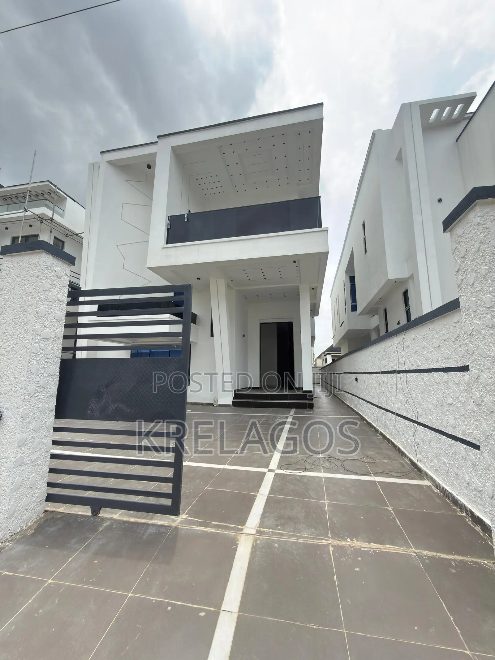 5bdrm Duplex in VGC / Ajah for sale