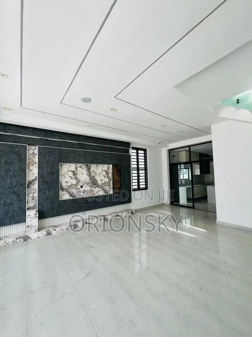 Furnished 4bdrm Duplex in Orchid, Chevron for sale