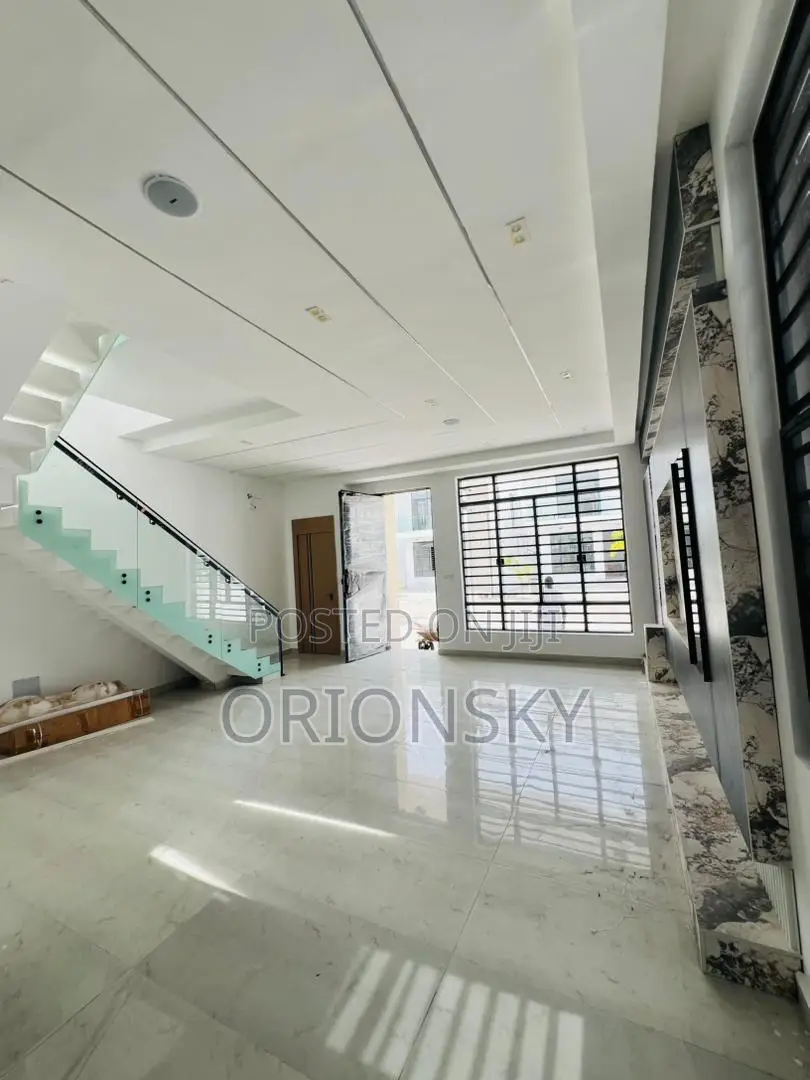 Furnished 4bdrm Duplex in Orchid, Chevron for sale