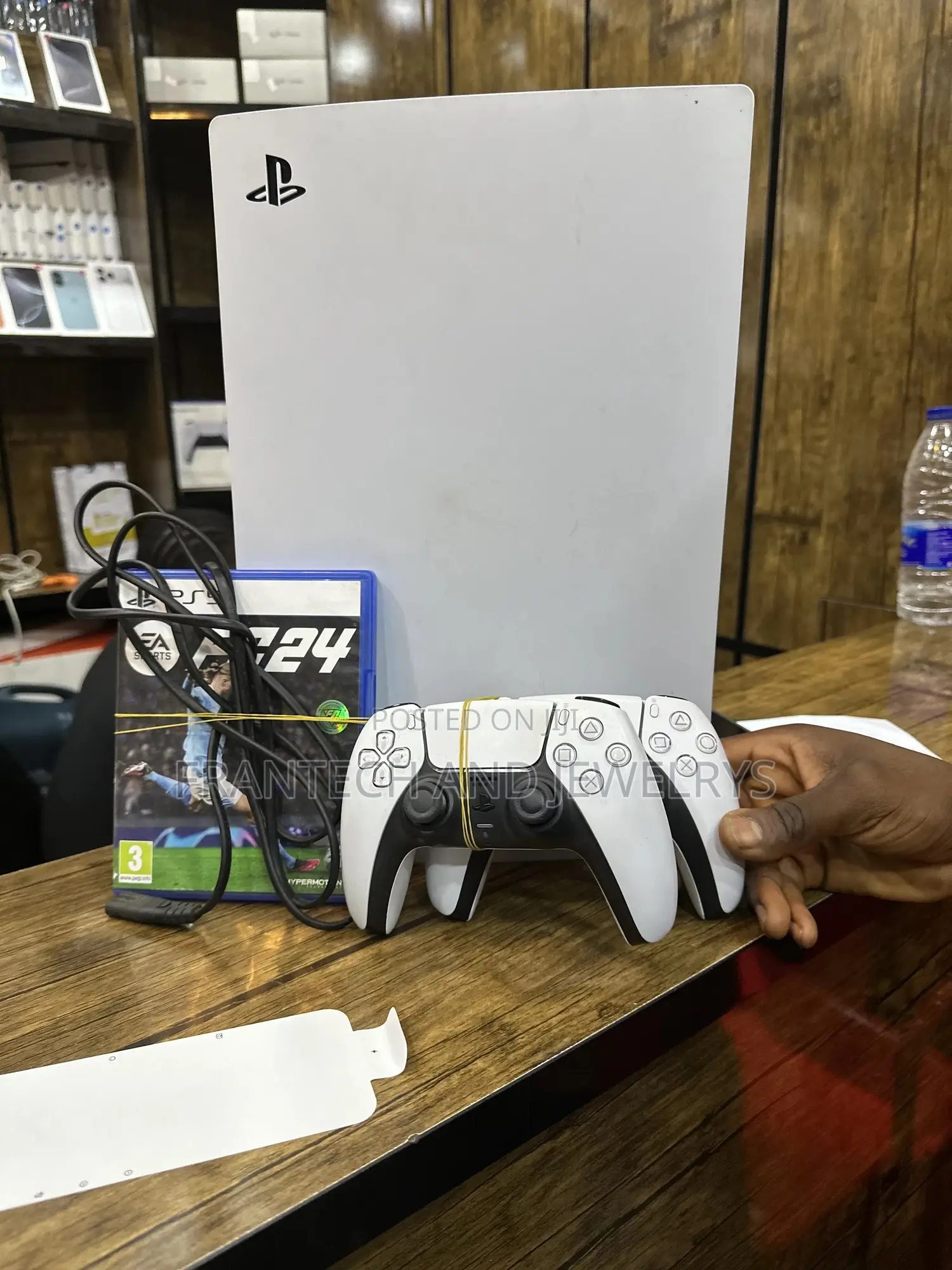 Clean Used Sony Playstation 5 (Ps5 Fat) + 2 Pads