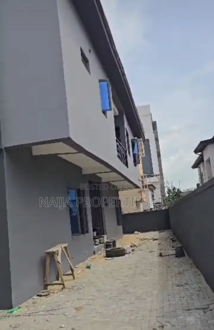 Mini Flat in Lekki Conservation, Chevron for rent