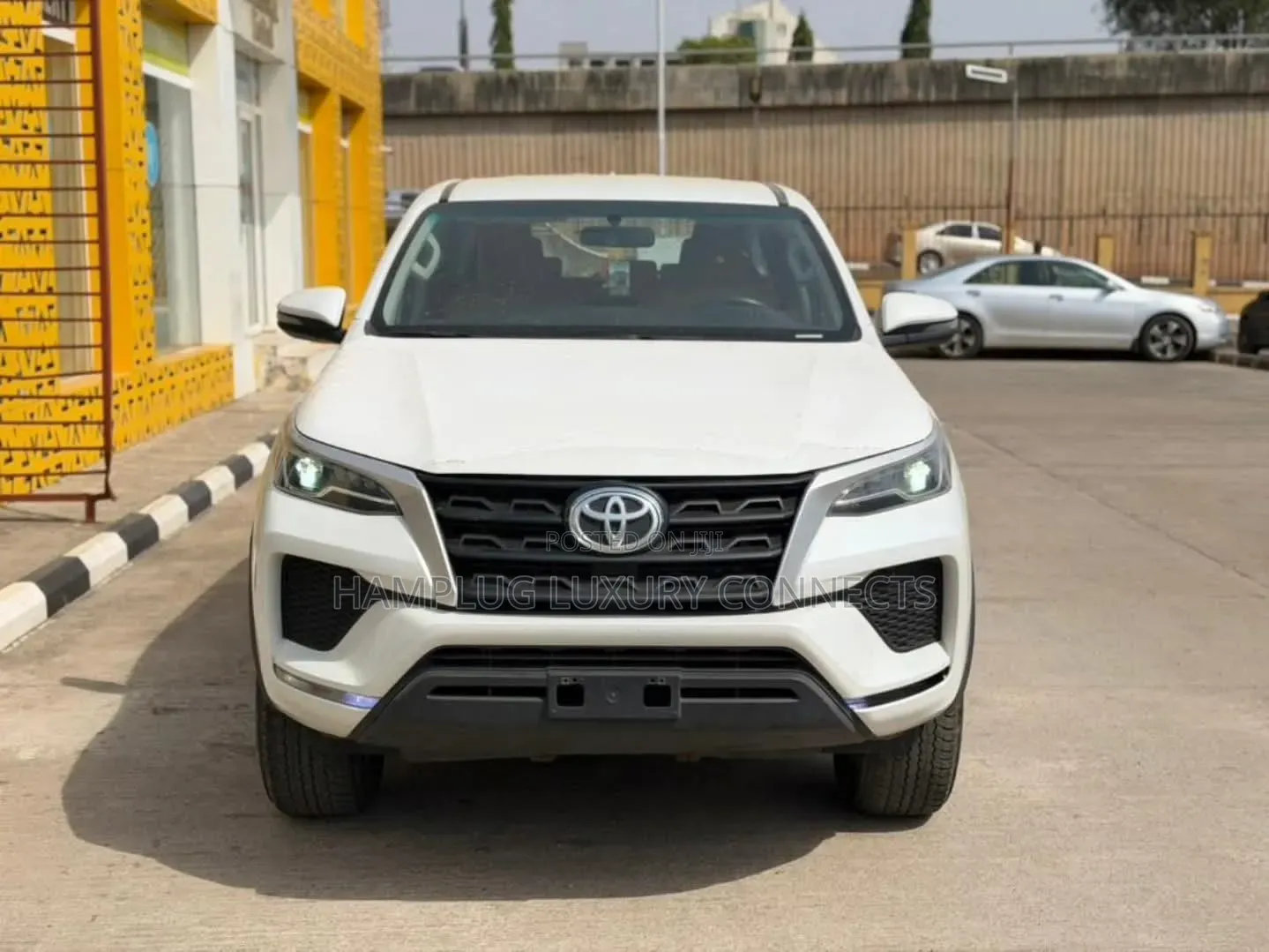 Toyota Fortuner 2023 White