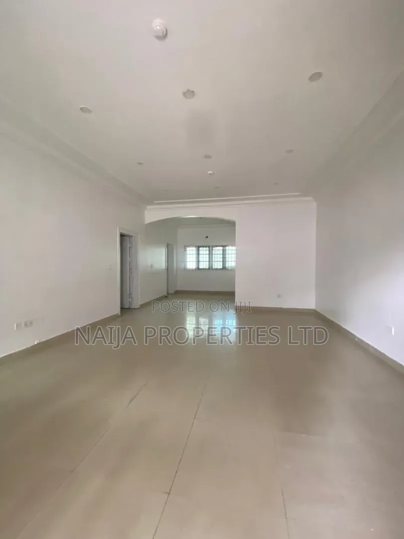 3bdrm Apartment in Off Admiralty Way, Lekki Phase 1 for rent
