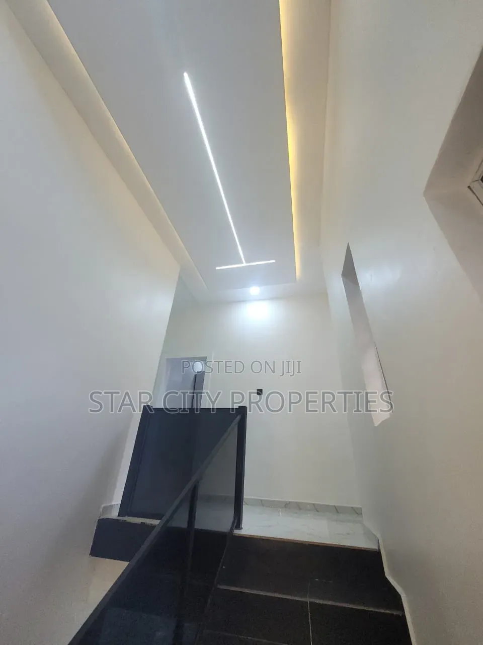 3bdrm Duplex in Medina Estate for sale