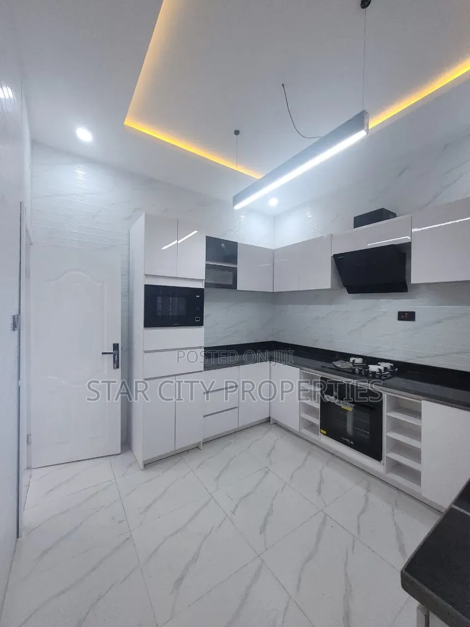3bdrm Duplex in Medina Estate for sale