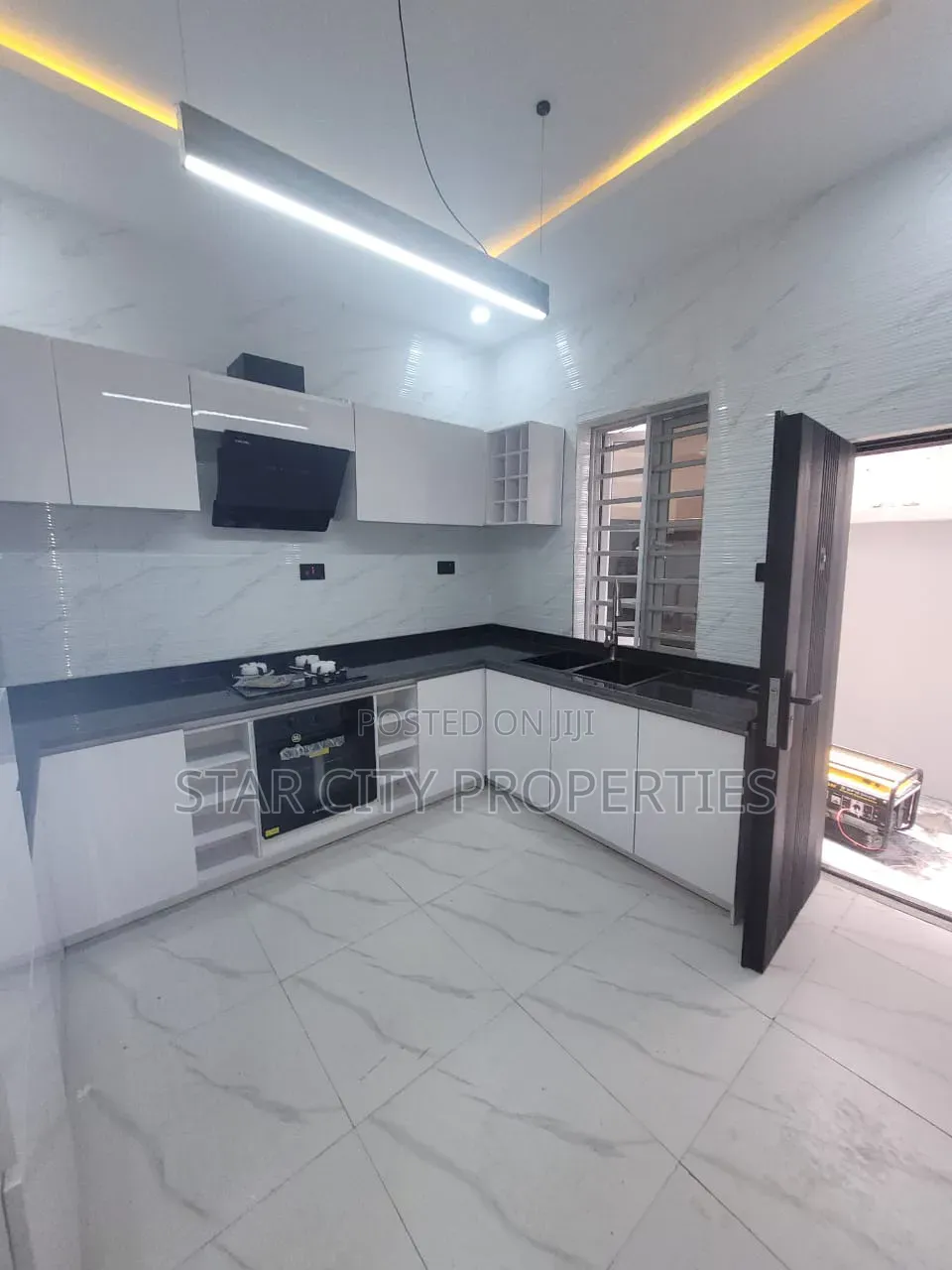 3bdrm Duplex in Medina Estate for sale