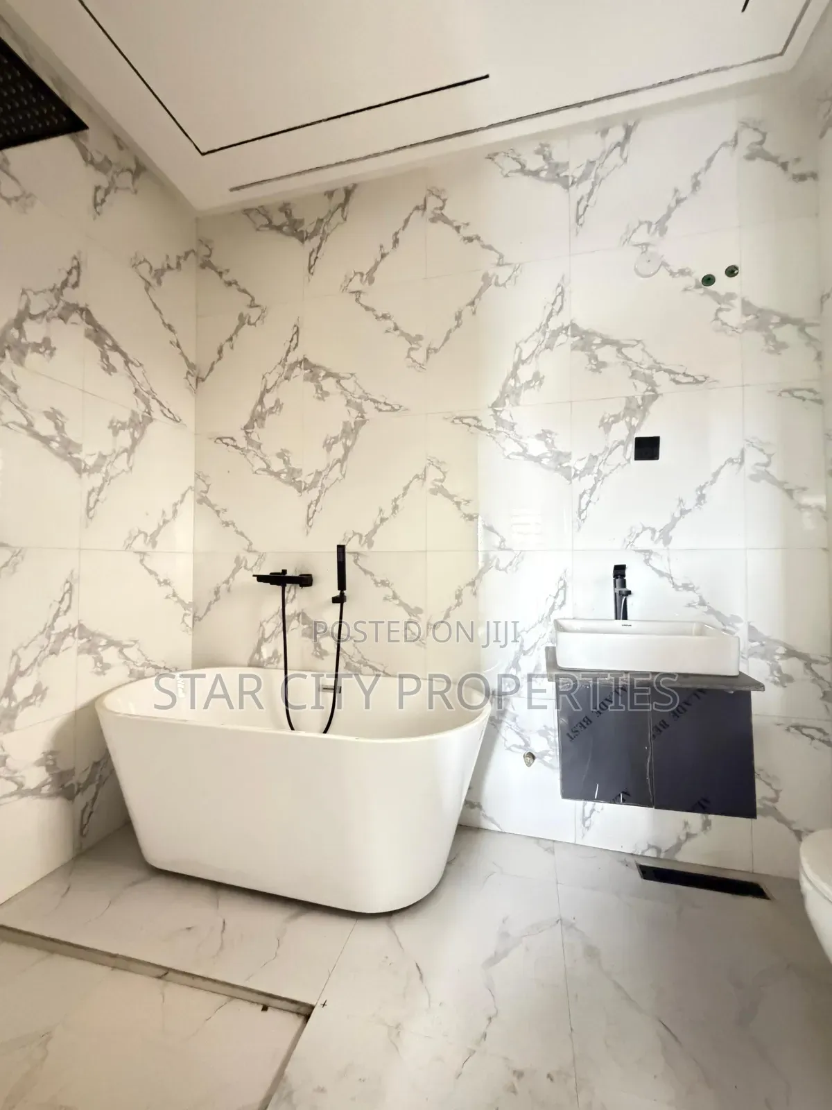 4bdrm Duplex in Ogba for sale