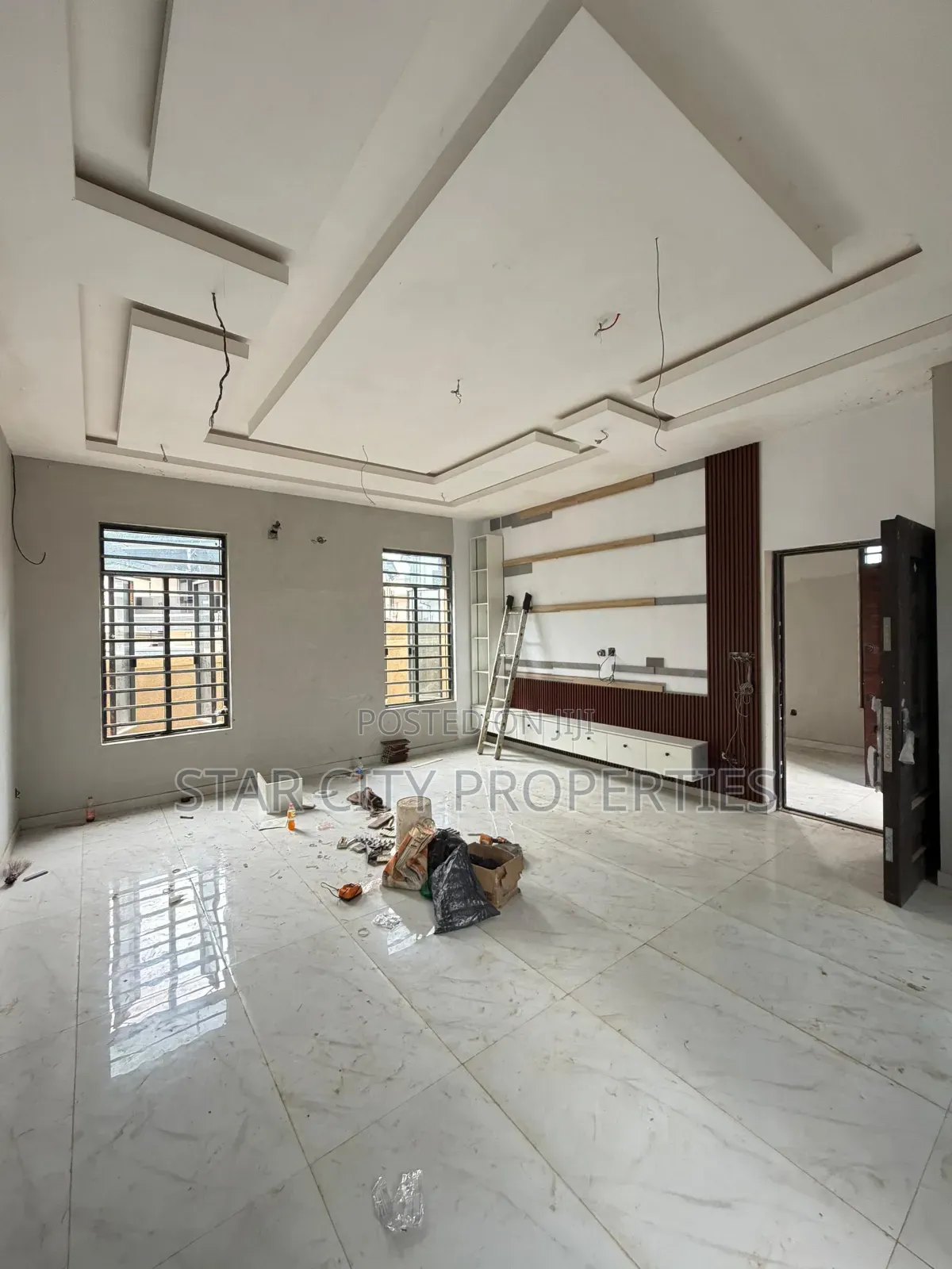 5bdrm Duplex in Omole 1 for sale