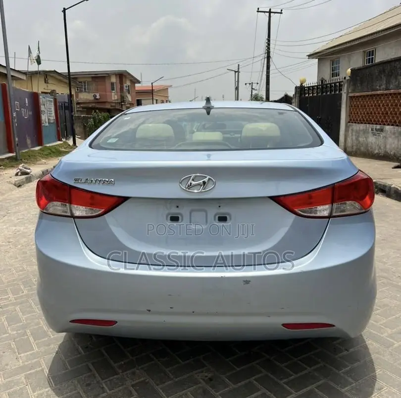 Hyundai Elantra 2011 Blue